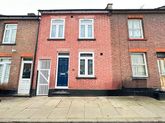 3 Bedroom Terraced House To Rent In Cowper Street, Luton, Bedfordshire, LU1