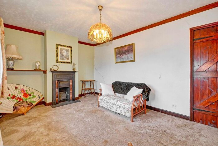 2 Bedroom Detached House For Sale In Marshfoot Lane, Hailsham, BN27