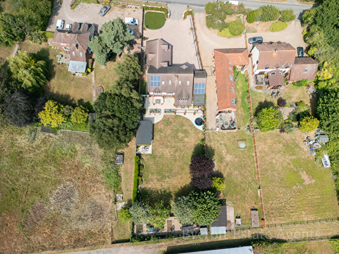 6 Bedroom Detached House For Sale In Nestled In The Desirable Coastal Village Of Corton, NR32