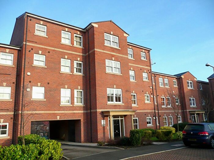 2 Bedroom Flat To Rent In Hatters Court, Stockport, SK1