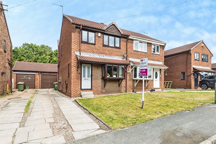 3 Bedroom Semi-Detached House For Sale In The Poplars, Knottingley, WF11