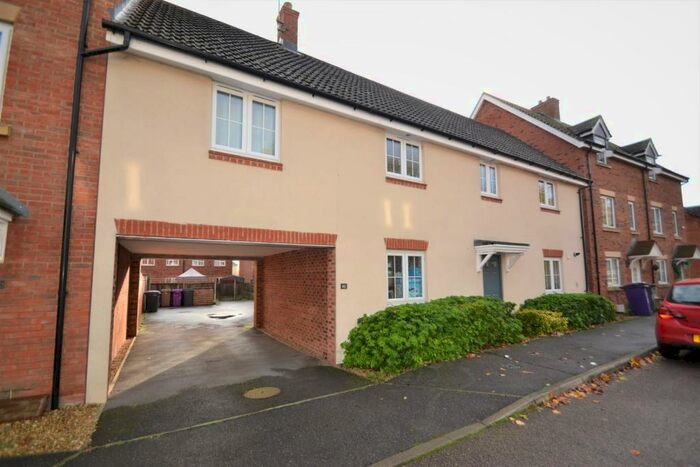 2 Bedroom Coach House To Rent In Whernside Drive, Stevenage, SG1