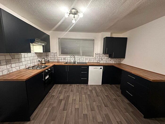 3 Bedroom House To Rent In Crestline Court, Northampton, NN3