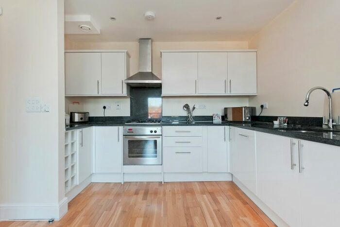 2 Bedroom Flat To Rent In Bankwell Road, London, SE13