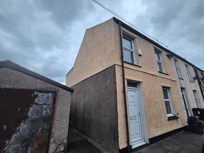 2 Bedroom End Terrace House To Rent In Gilbert Street, Holyhead, LL65