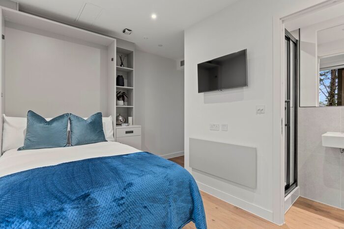 Studio To Rent In Hanger Lane, Ealing, W5