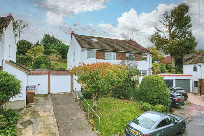 3 Bedroom Semi-detached House For Sale In Meadview Road, Ware, SG12