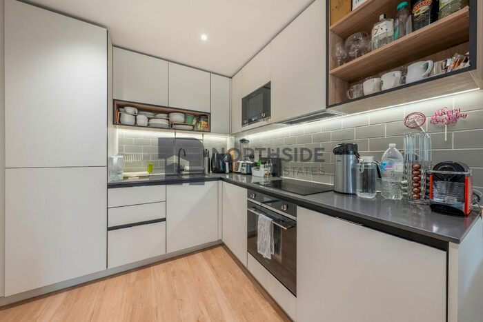 2 Bedroom Flat To Rent In Beaufort Square, London, NW9