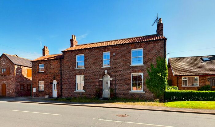 5 Bedroom Semi-Detached House For Sale In Main Street, North Frodingham, Driffield, YO25