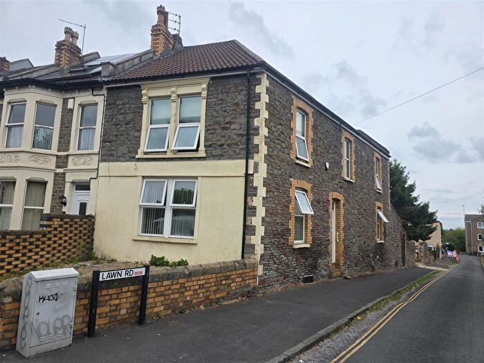 3 Bedroom End Of Terrace House To Rent In Downend Road, Fishponds, BS16
