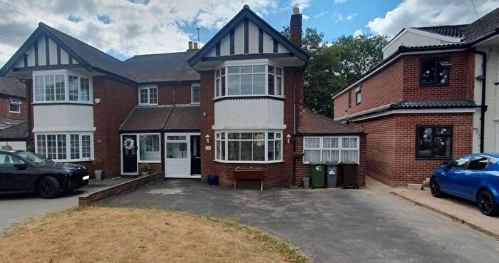 3 Bedroom Semi-Detached House For Sale In Bradford Road, Castle Bromwich, Birmingham, West Midlands, B36