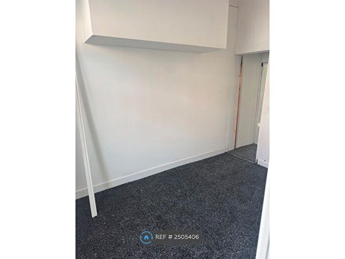 Studio To Rent In Somerset Road, Coventry, CV1
