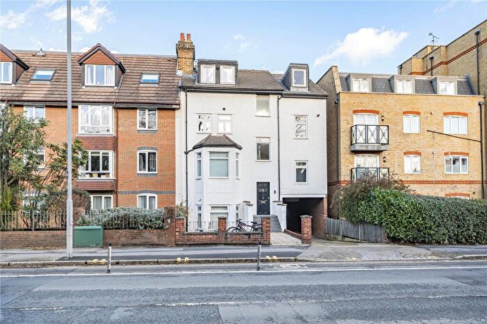 1 Bedroom Flat For Sale In Kingston Road, New Malden, KT3