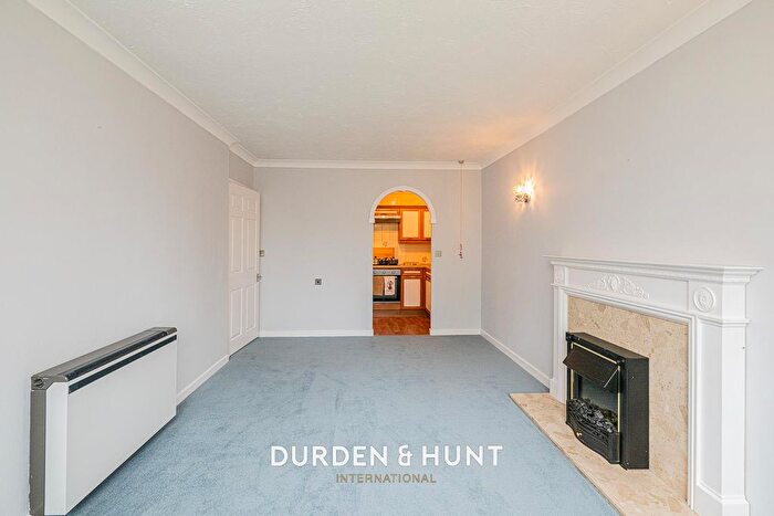 1 Bedroom Flat For Sale In Goldsmere Court, Hornchurch, RM11