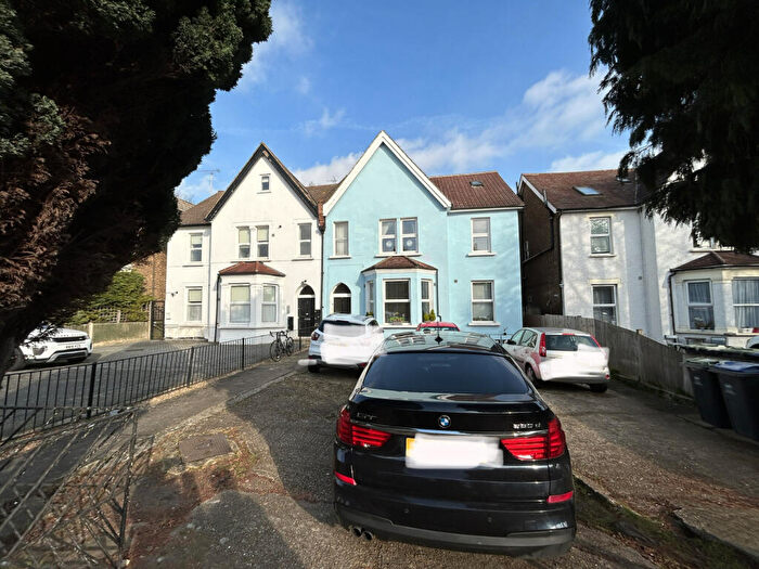 3 Bedroom Maisonette To Rent In Elmers End Road, SE20