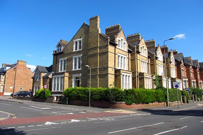 Apartment To Rent In Iffley Road, Oxford, OX4