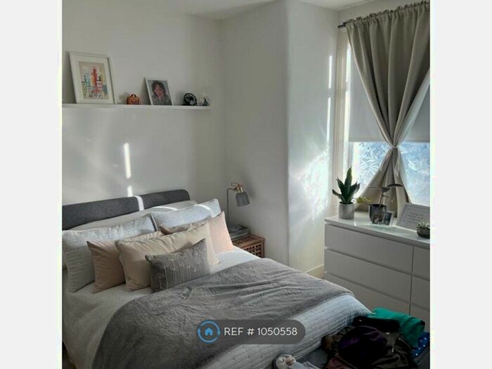 2 Bedroom Flat To Rent In Willingdon, London, N22