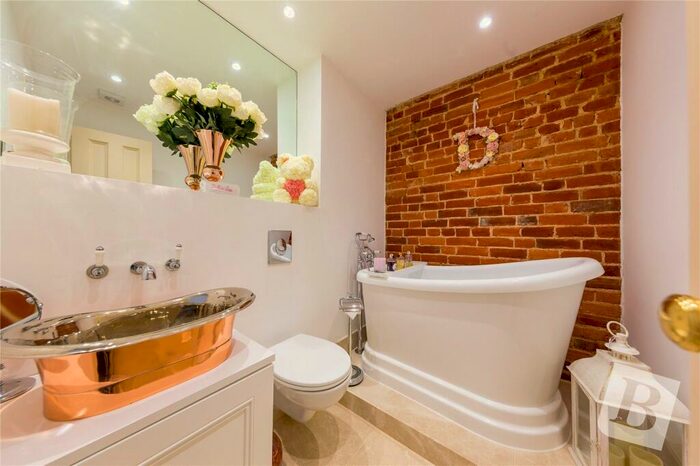 2 Bedroom Apartment To Rent In The Clocktower, The Galleries, Brentwood, Essex, CM14
