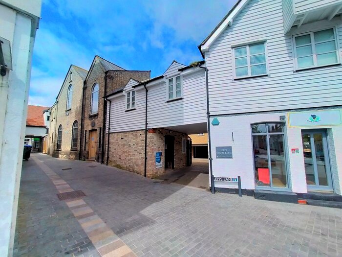 2 Bedroom Flat To Rent In Jepps Lane, Royston, SG8