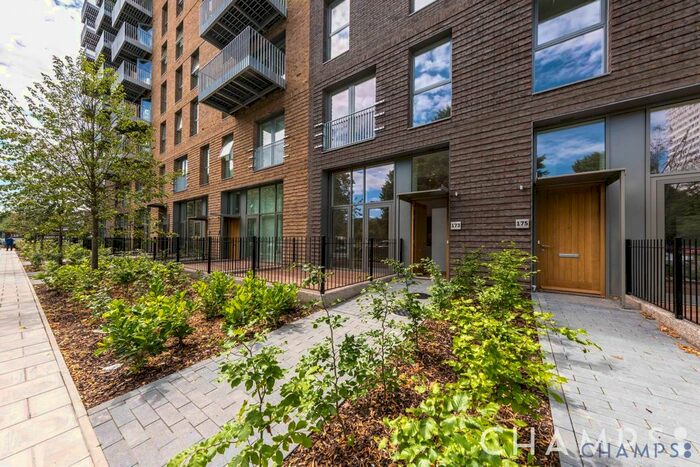 2 Bedroom Flat To Rent In London, SE8