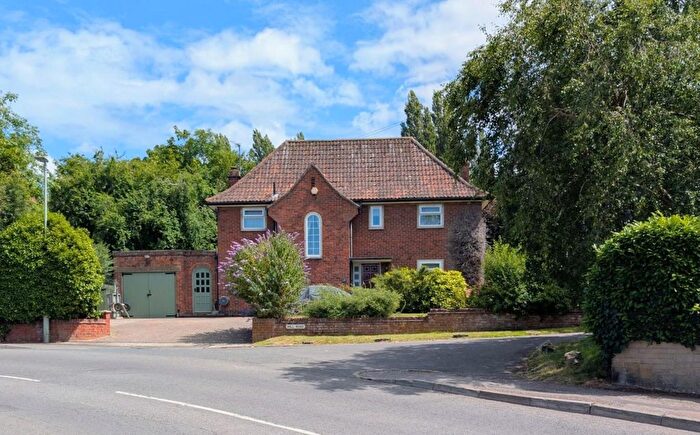 3 Bedroom Detached House For Sale In Hill Road, Gloucester, GL4