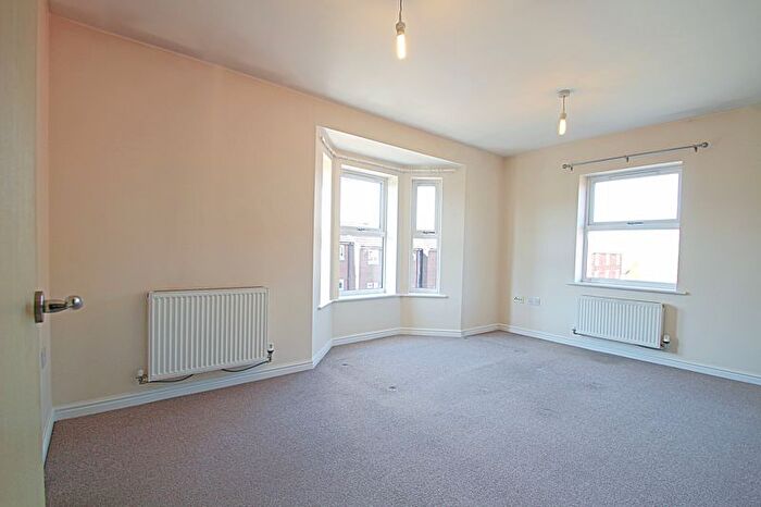 2 Bedroom Flat To Rent In Little Pennington Street, Rugby, CV21