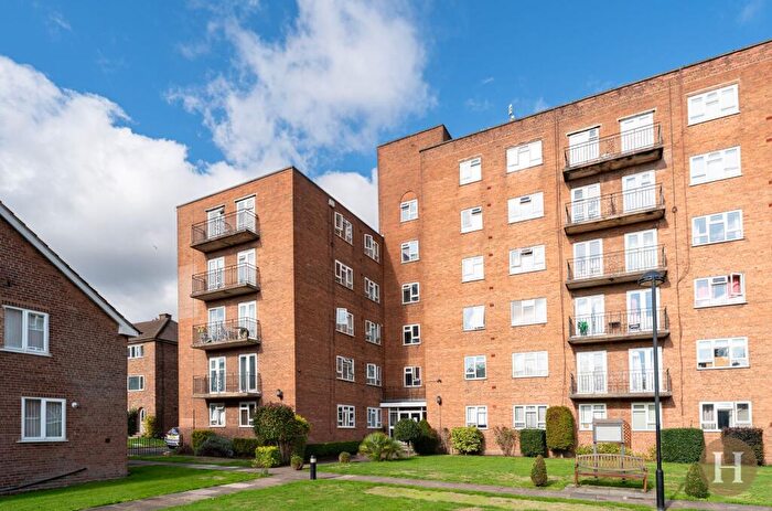 1 Bedroom Flat For Sale In West Drive, Griffin Court West Drive, B5