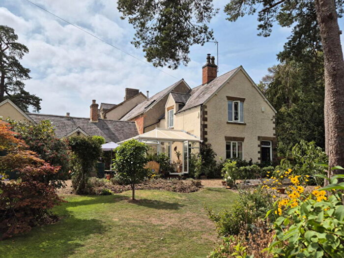 2 Bedroom Cottage For Sale In Queens Street, Culworth, OX17