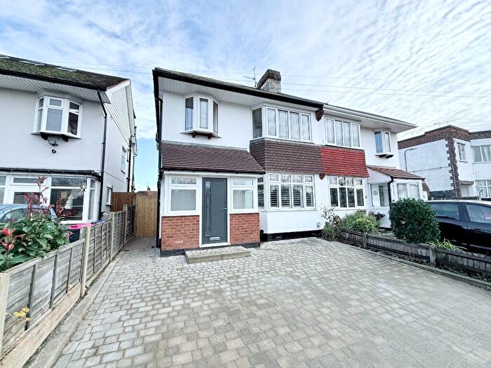 3 Bedroom Semi Detached House For Sale In Rochford Road, Southend-On-Sea, Essex, SS2