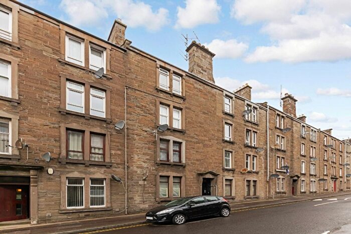 2 Bedroom Flat To Rent In Baldovan Terrace, Dundee, DD4
