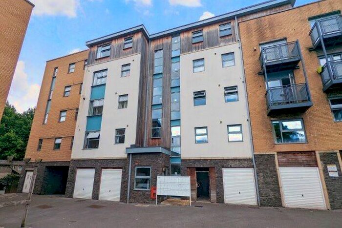 2 Bedroom Flat To Rent In Talavera Close, Bristol, BS2