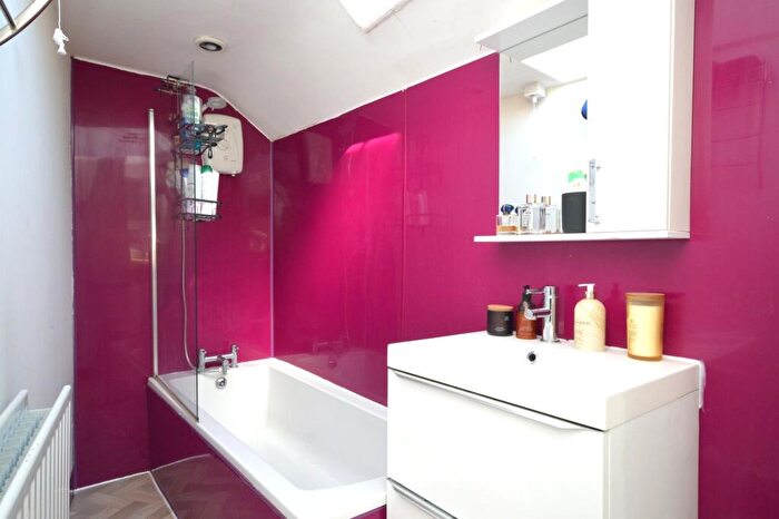 2 Bedroom End Of Terrace House For Sale In Coombe Park Lane, Plymouth, Devon, PL5