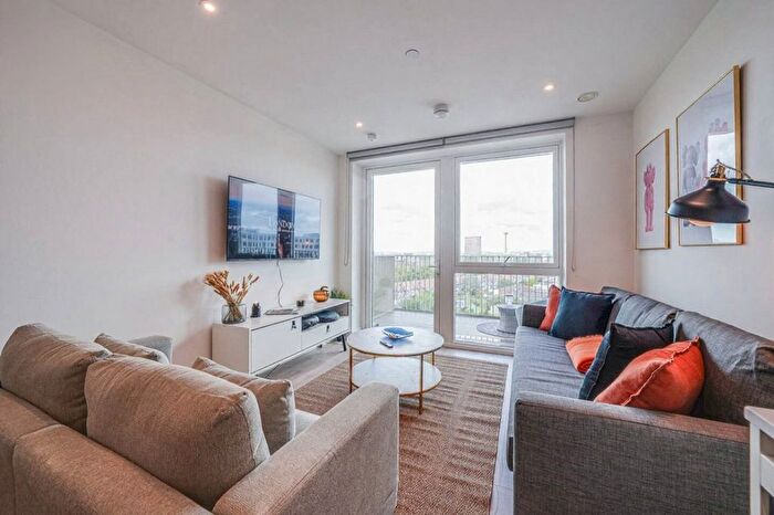 2 Bedroom Flat To Rent In London Borough Of Brent, HA0