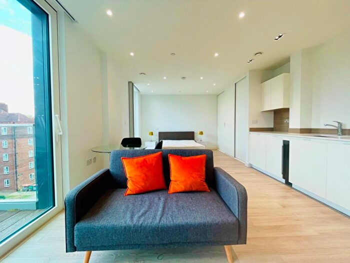 Studio To Rent In Odell House, Woodberry Down, Hackney, London, N4