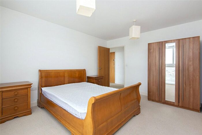 2 Bedroom Flat To Rent In Alaska Apartments, Western Gateway, E16
