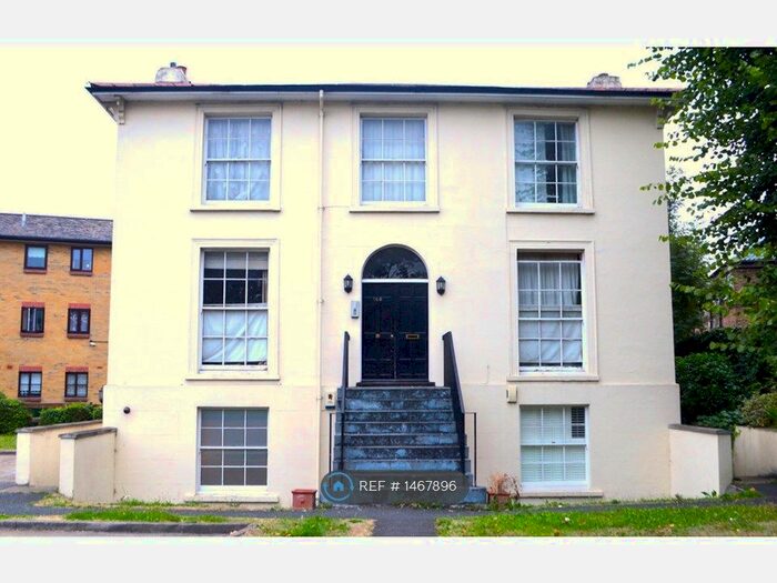3 Bedroom Flat To Rent In Tulse Hill, London, SW2