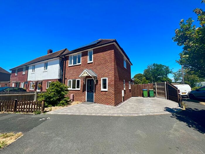 2 Bedroom Property To Rent In Alexander Grove, Fareham, PO16