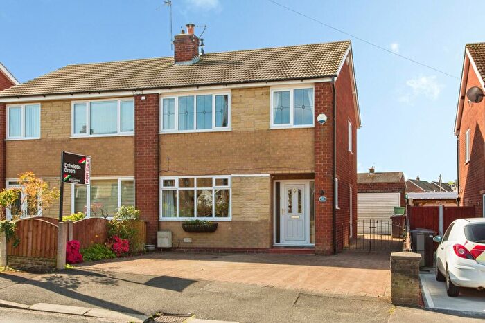 3 Bedroom Semi-Detached House For Sale In Downham Road, Leyland, Lancashire, PR25