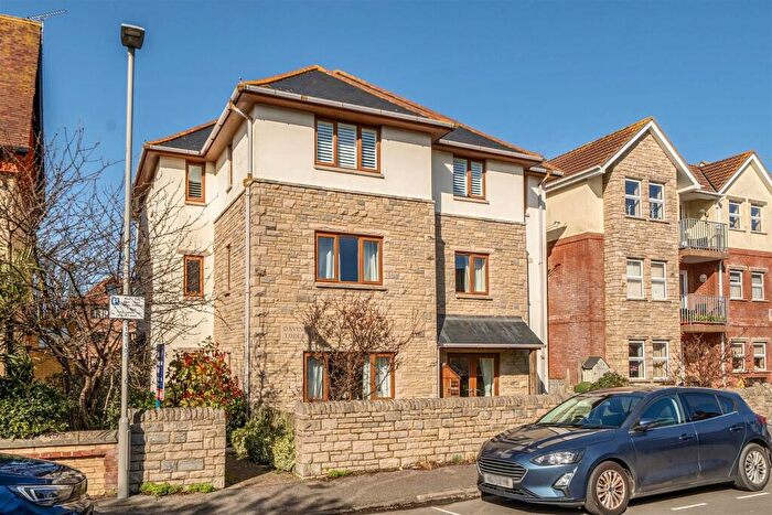3 Bedroom Flat For Sale In Cranborne Road, Swanage, BH19