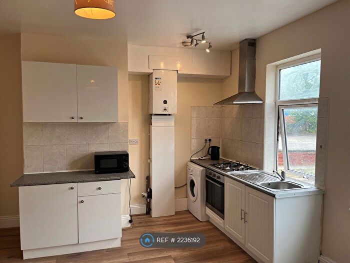 1 Bedroom Flat To Rent In Southmoor Road, Hemsworth, Pontefract, WF9