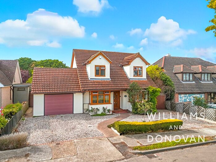 5 Bedroom Chalet For Sale In Grasmere Road, Thundersley, SS7