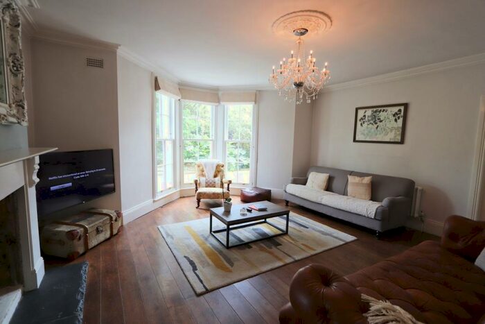 2 Bedroom Flat To Rent In Oakfield Grove, Bristol, BS8