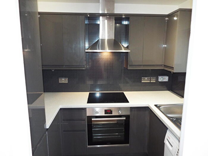 2 Bedroom Flat To Rent In Crawley Court, Gravesend, DA11