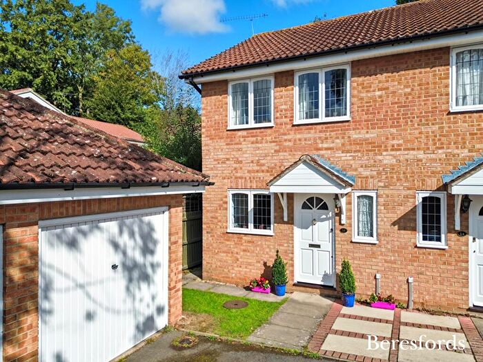 2 Bedroom Semi-Detached House For Sale In Wendover Gardens, Brentwood, CM13