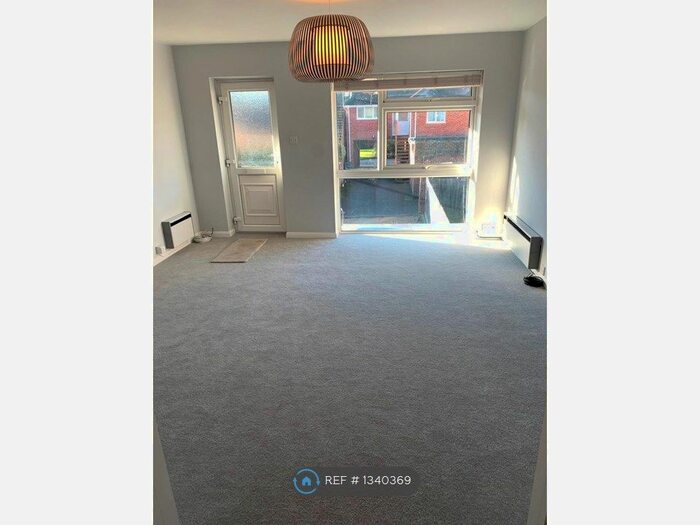 1 Bedroom Flat To Rent In Eton Place, Marlow, SL7