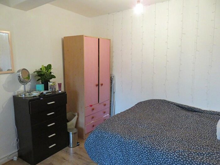 2 Bedroom Flat To Rent In Park Road, Nottingham, Nottinghamshire, NG7