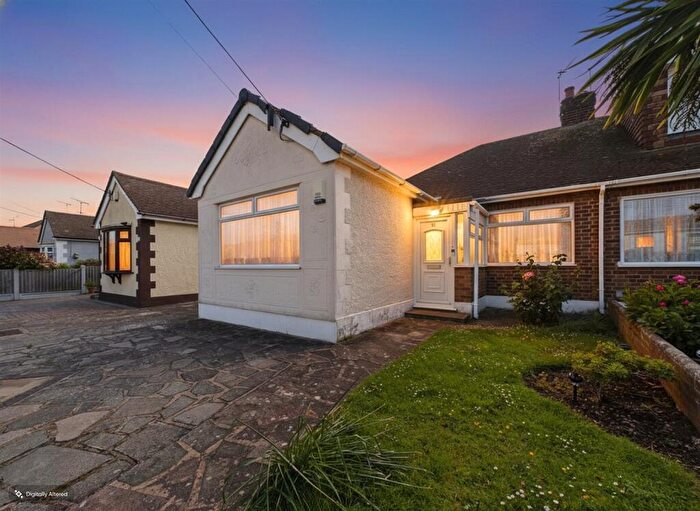 3 Bedroom Semi-Detached Bungalow For Sale In Selbourne Road, Benfleet, SS7