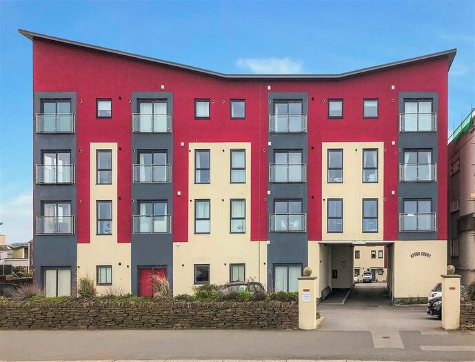 2 Bedroom Flat To Rent In Astor Court, Newquay, TR7