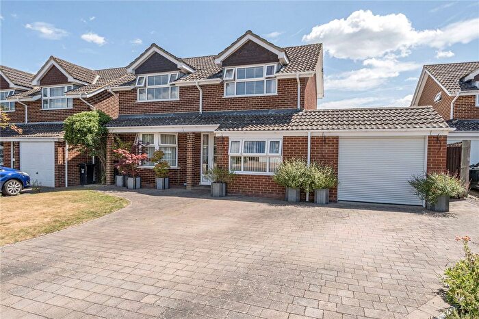 4 Bedroom Detached House For Sale In Elmley Close, Wokingham, Berkshire, RG41