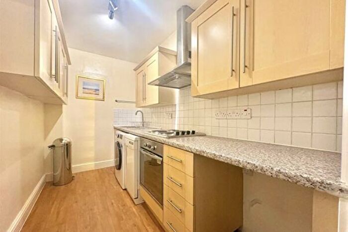 1 Bedroom Flat To Rent In Westbourne Terrace, London, W2
